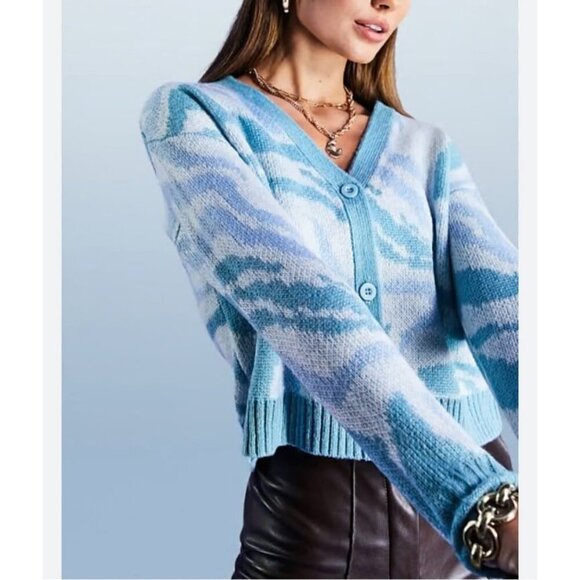 NWOT ASOS Design Swirl Pattern Button Front Cropped Blue Cardigan Size 10 Medium - Picture 1 of 8